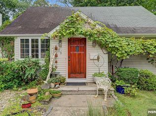 26 Cedar Street, Bergenfield, NJ 07621