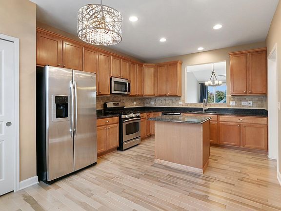 3rd image of 9336 Dunmore Dr