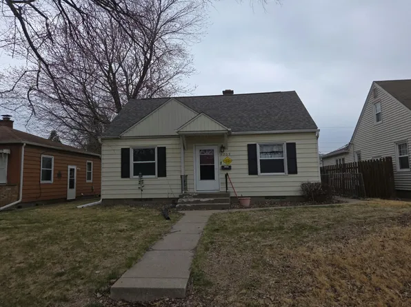 5203 11th Ave #A, Moline, IL 61265