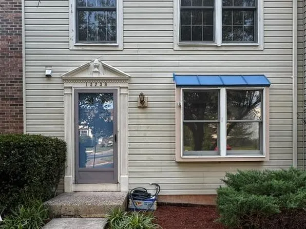 13238 Custom House Ct, Fairfax, VA 22033