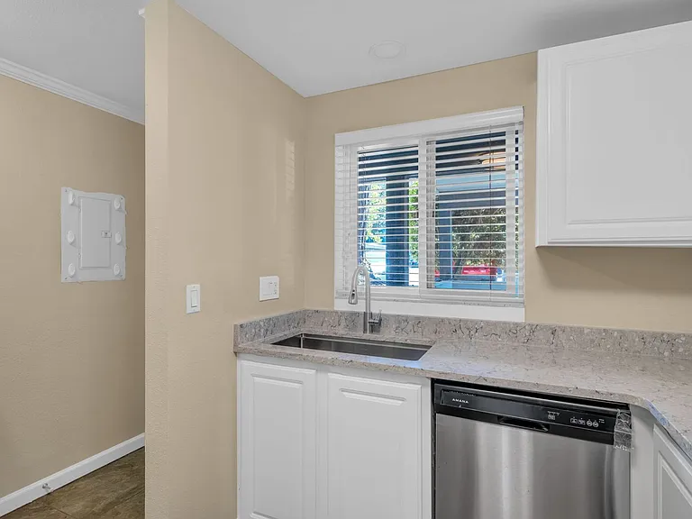 11102 NE 125th Ln #K136 — Photo 18