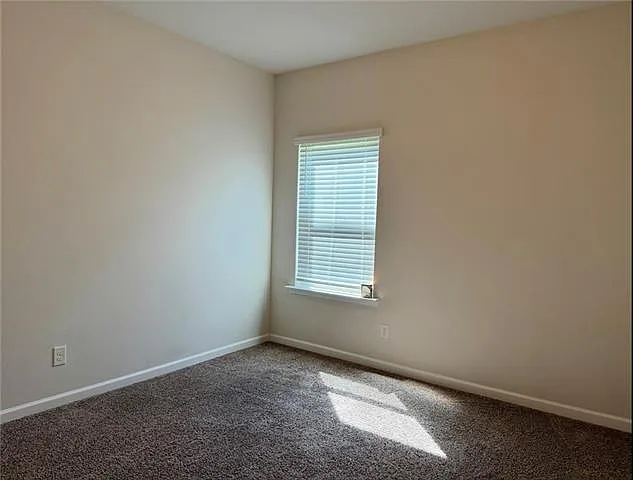 18158 Logan Ct — Photo 9