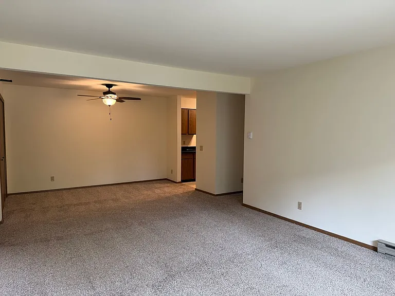 High Point Commons Apartments — Photo 26