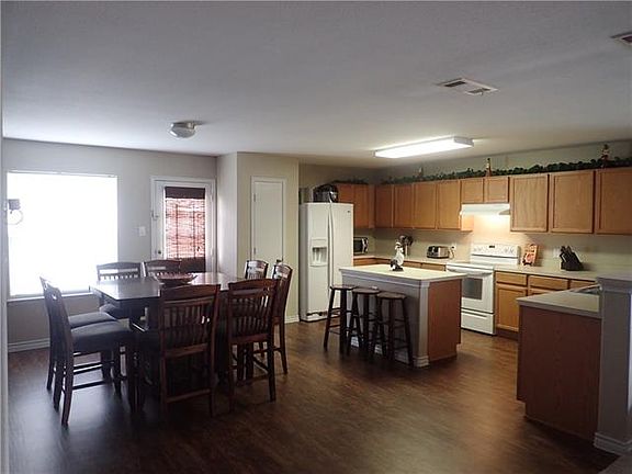 2nd image of 5456 Montague Ln