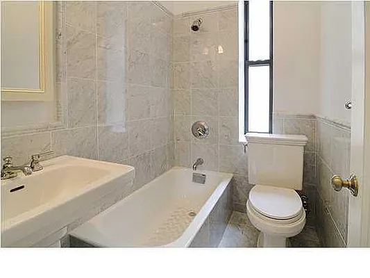 Rented by Domus Realty | media 18