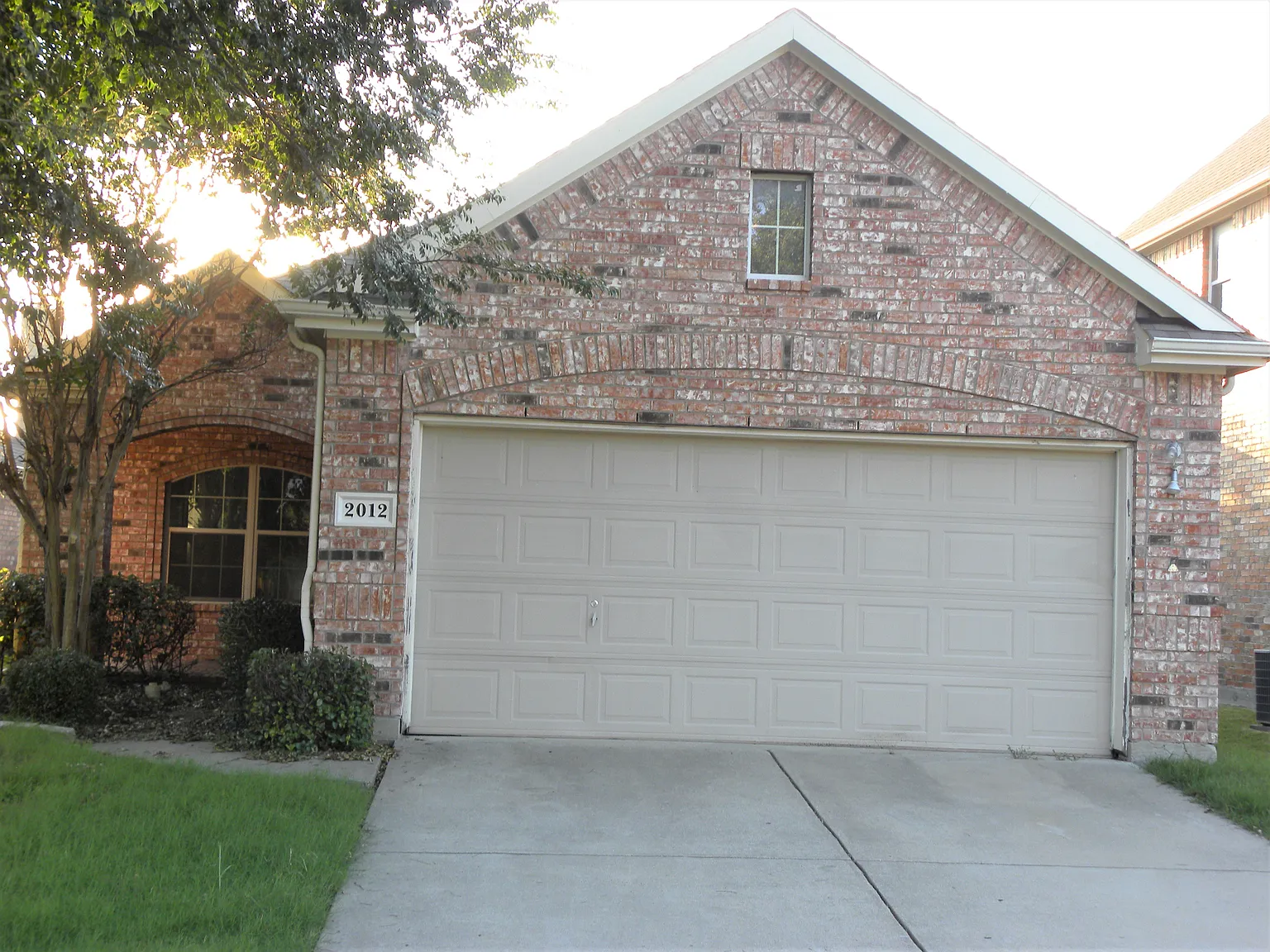 3 bed, 1369 sqft, $2,150 — Photo 1