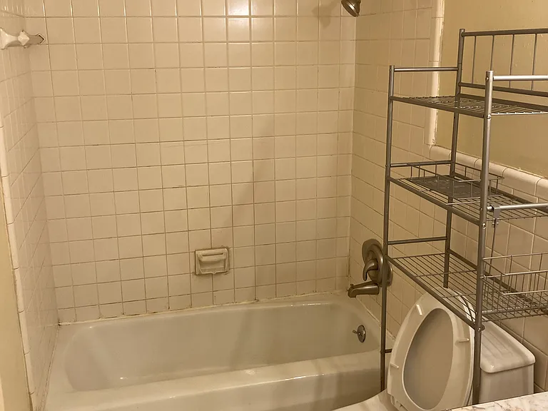 28 Willa Dr #B — Photo 14