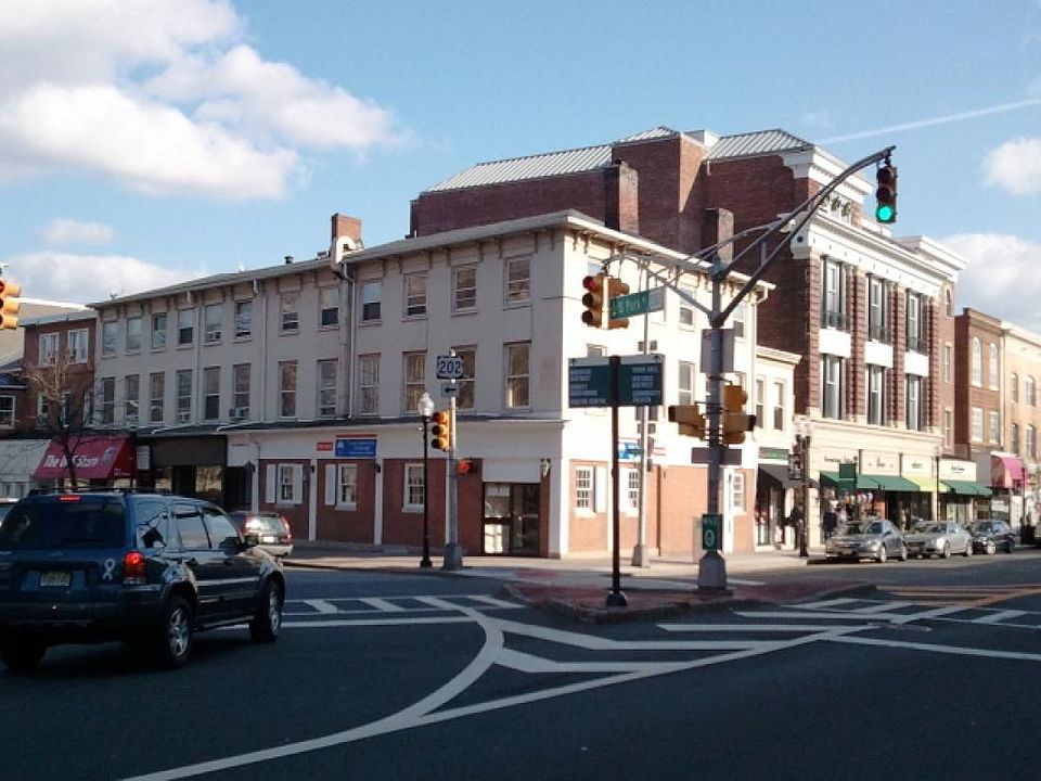 2nd image of 5 N Park Pl