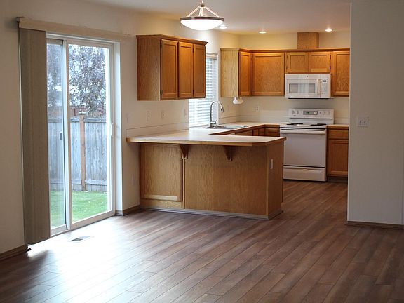5th image of 9104 190th St E