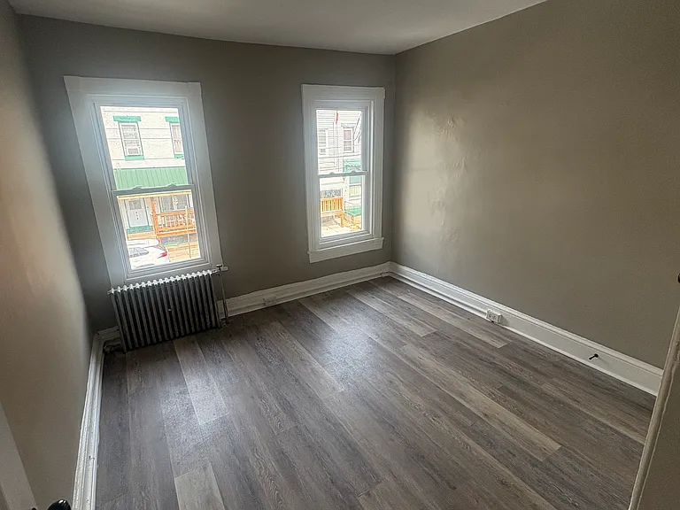 423 N 2nd St — Photo 5