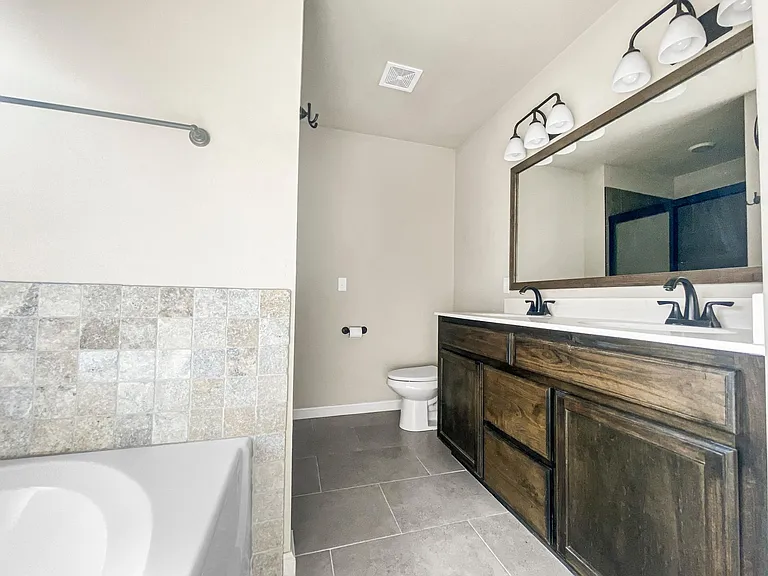 9633 Ashford Dr — Photo 11