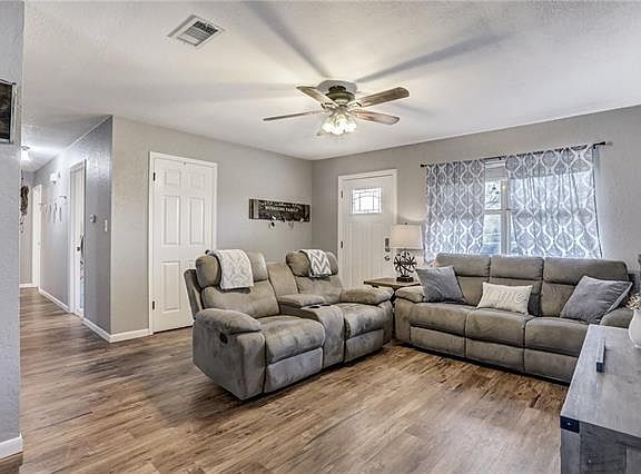 5th image of 134 Whispering Pines Dr