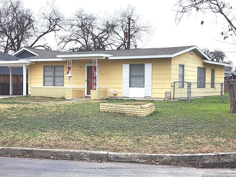 1st image of 447 CREATH PL