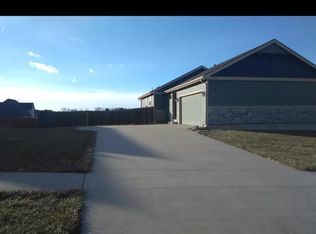 2134 Deer Trl, Junction City, KS 66441