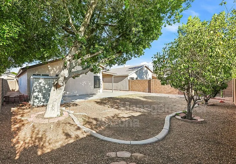 2638 N Saffron Cir — Photo 25