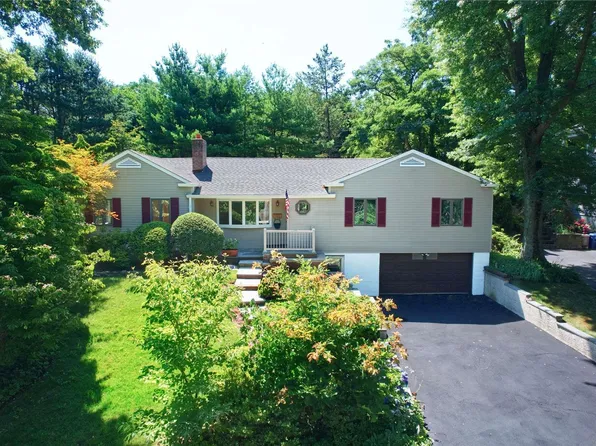 22 Beacon Drive, Port Washington, NY 11050