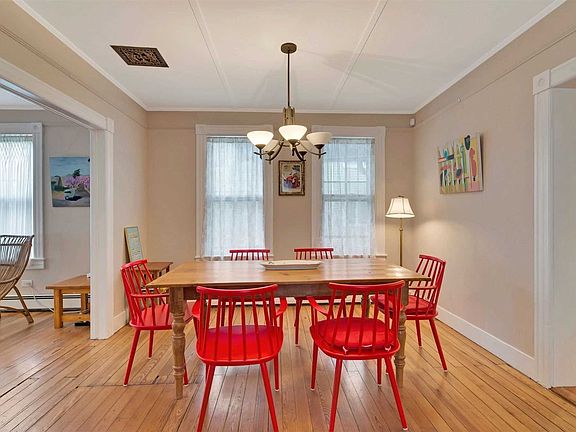 5th image of 427 Kaplan Ave