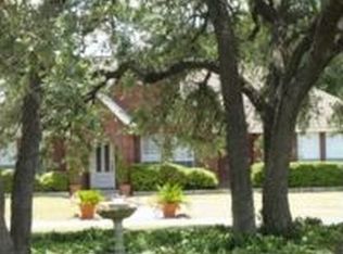 8221 Mountain Dr, Salado, TX 76571