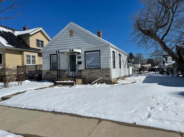 430 S 74th St, Milwaukee, WI 53214