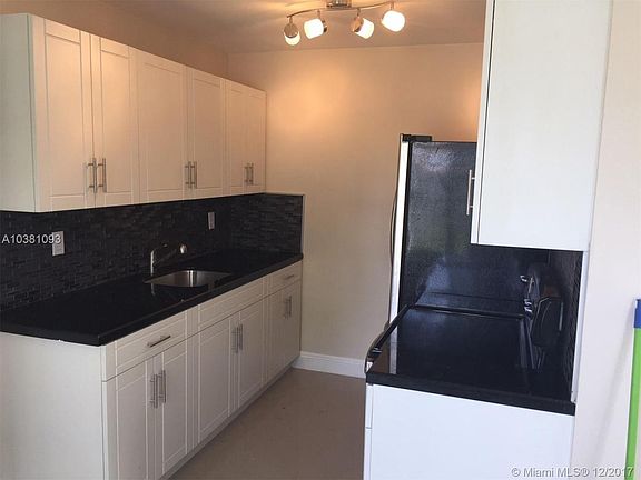 5th image of 20624 NW 22nd Pl