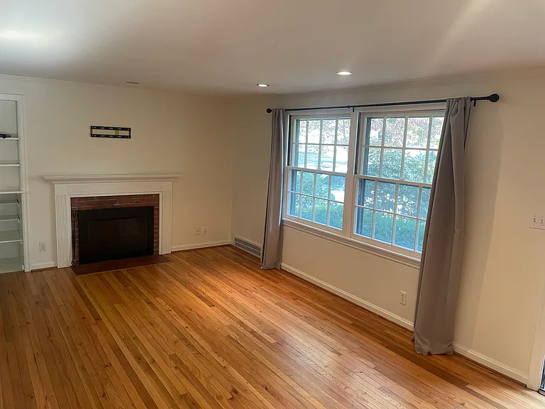 4217 Oxford Rd — Photo 7