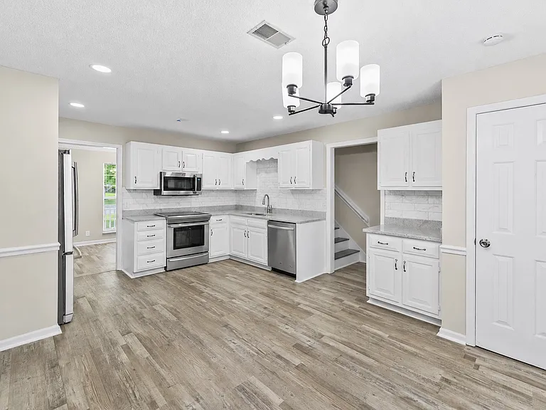 3508 Daisy Trl — Photo 10