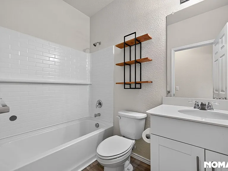 1128 Timberhurst Trl — Photo 23