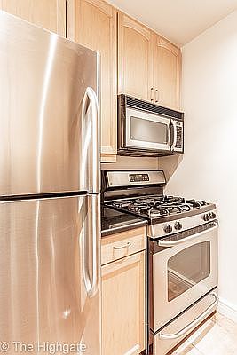 4th image of 182 E 95th St APT 21F
