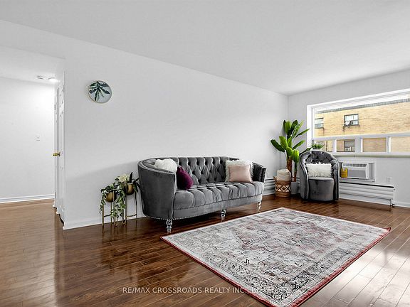 4th image of 8 Kingsbridge Ct #407