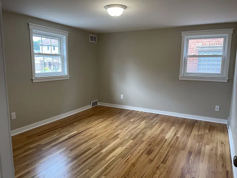1332 Hawthorne St — Photo 10