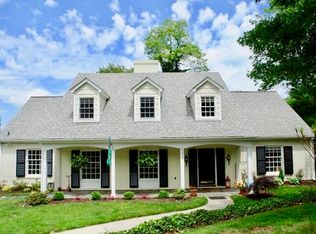 302 Robin Hood Rd SE, Roanoke, VA 24014