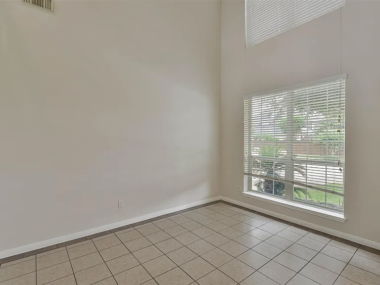 15707 Sandisfield Ln — Photo 6