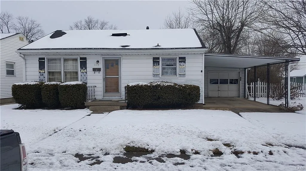 613 Lake Ave photo 1