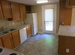 9416 Candleberry Ct, Burke, VA 22015