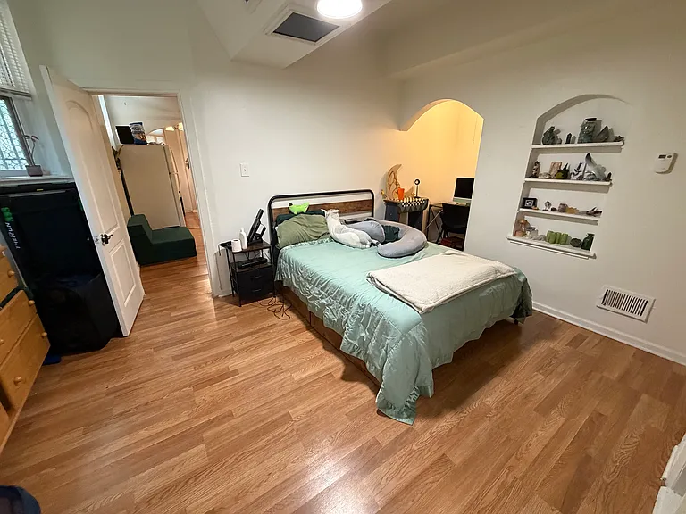 6225 N Francisco Ave #G — Photo 5