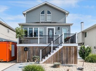 11 Pershing Ave, Babylon, NY 11702