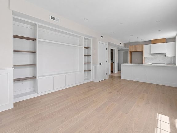 4th image of 12 Corinthian Rd #B