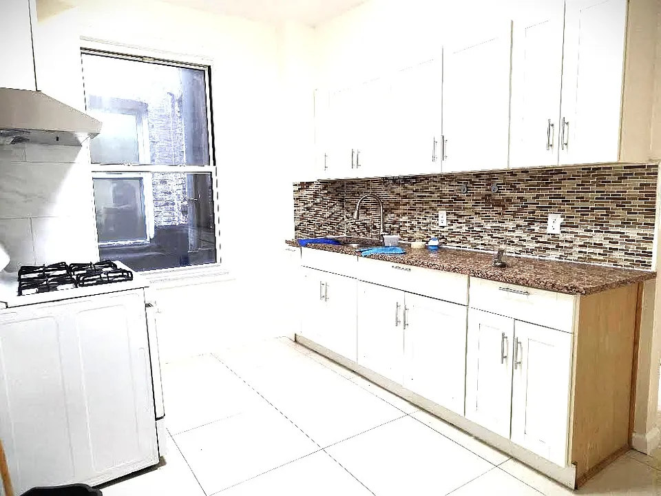 6711 5th Ave #2A