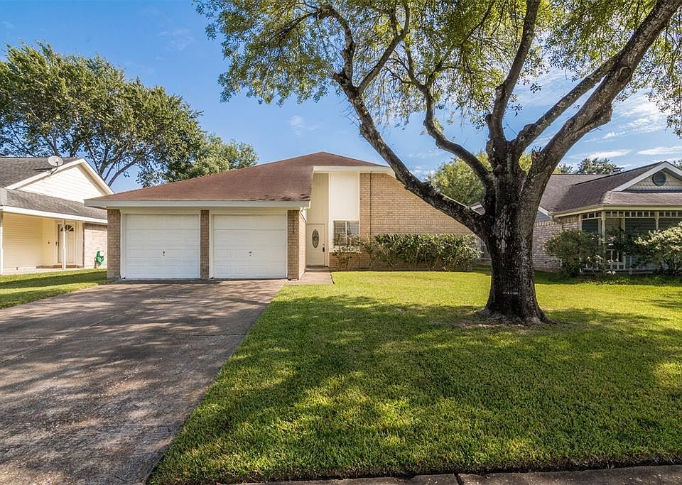 Welcome to your new home. 15735 Roxton Ridge