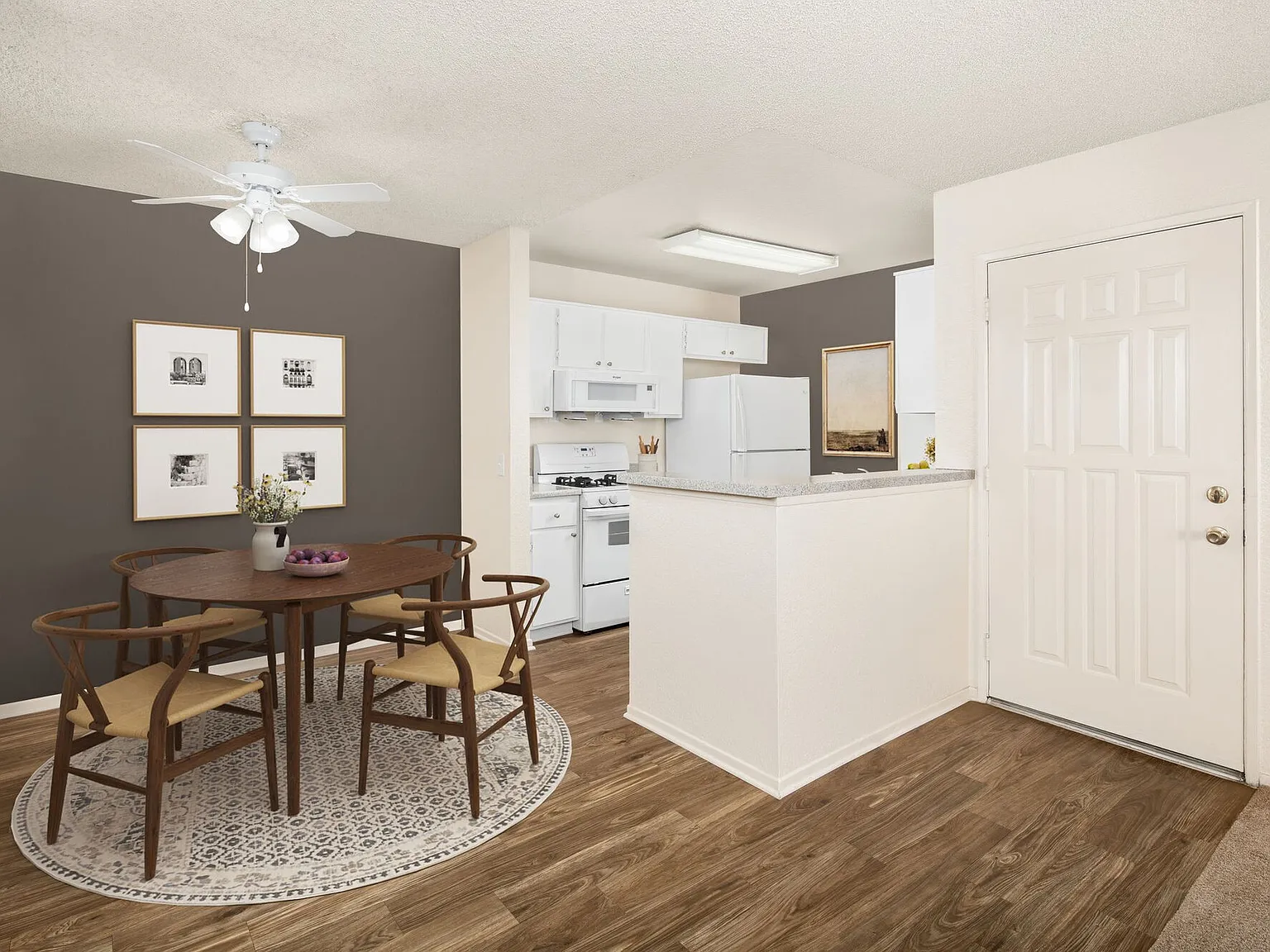 Somerset Apartments — Photo 4