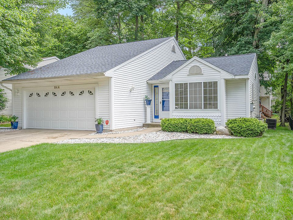1st image of 844 Summertime Ave SE