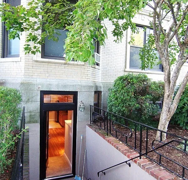 61 Park Dr #22 — Photo 2