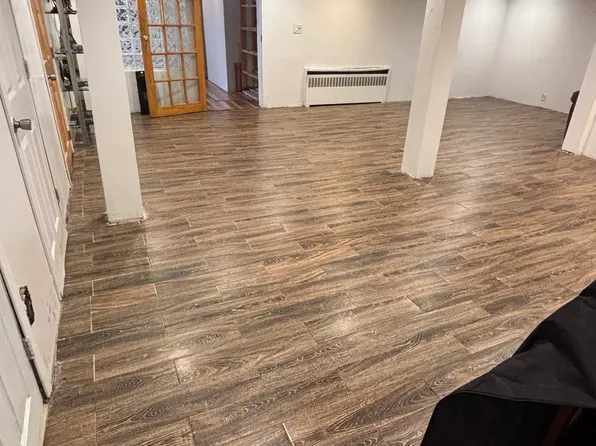 (undisclosed Address), Bay Shore, NY 11706