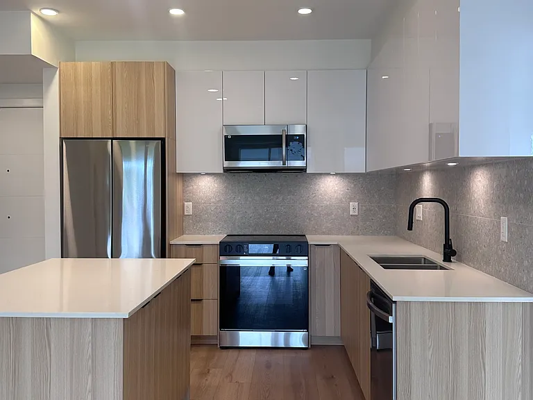 20795 Fraser Hwy — Photo 7