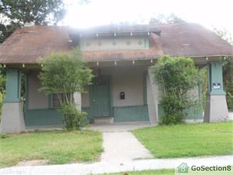 2nd image of 2724 Grand St