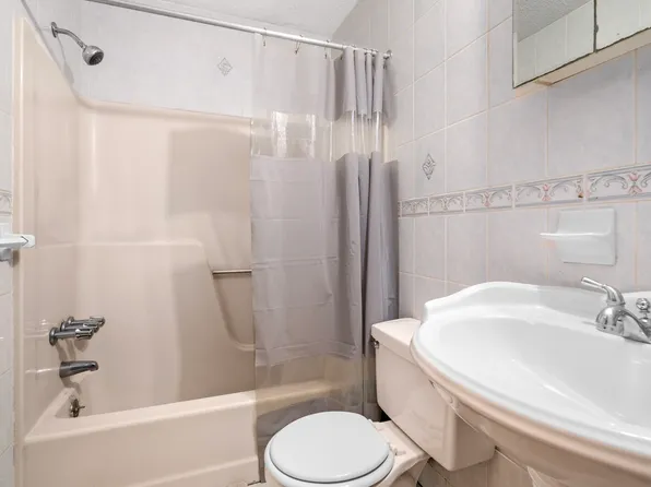 79 Amboy Street image 7 of 10