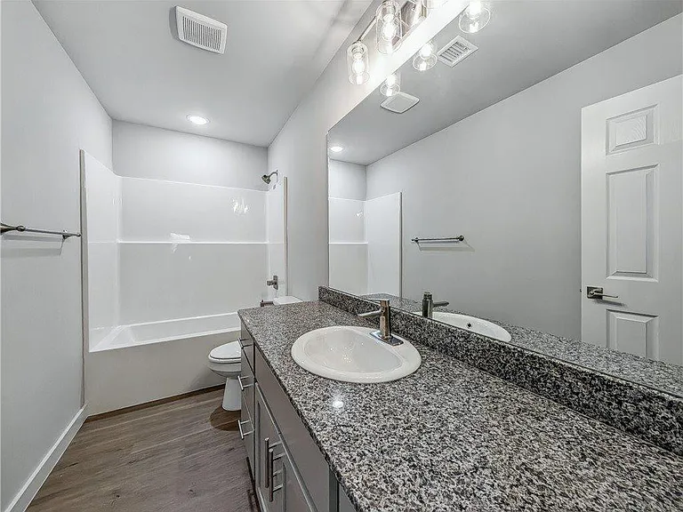6603 NW Altus St — Photo 16