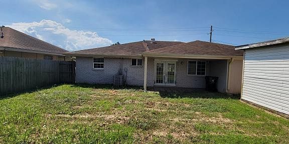 3rd image of 4727 Rosalia Dr