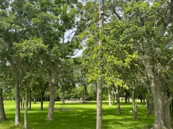 2702 Lake Rd, La Marque, TX 77568