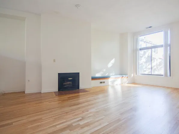 581 Mount Auburn St APT 7, Cambridge, MA 02138